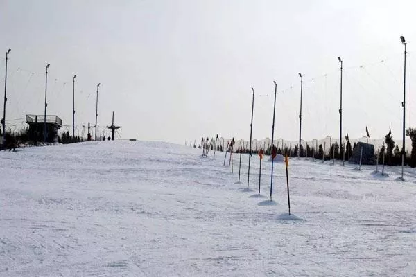 西安白鹿原滑雪場(chǎng)怎么去 西安到白鹿原滑雪場(chǎng)怎么坐車