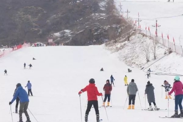 天津玉龍滑雪場(chǎng)和盤山滑雪場(chǎng)哪個(gè)好