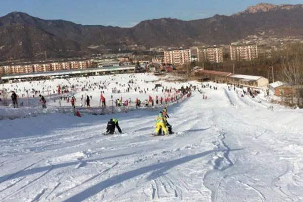 薊州國(guó)際滑雪場(chǎng)和盤山滑雪場(chǎng)哪個(gè)好