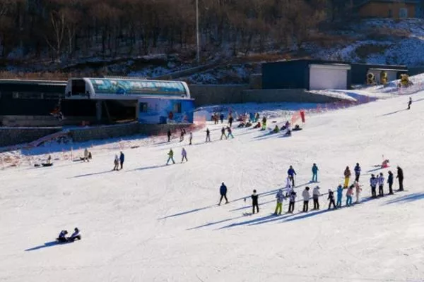 松花湖滑雪場和長白山滑雪場哪個(gè)好