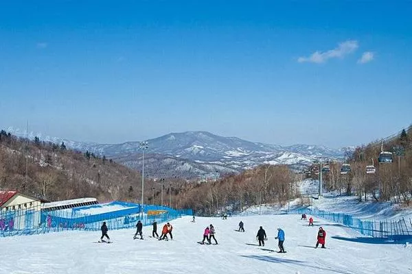 亞布力滑雪場在哪里 滑雪場開到幾月